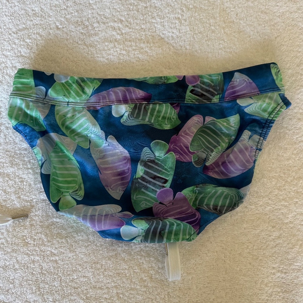 🐠🌊 Double Fish Print! 2(X)IST Swim Brief Set (2 Pairs) - Great Condition Small - Picture 5 of 9